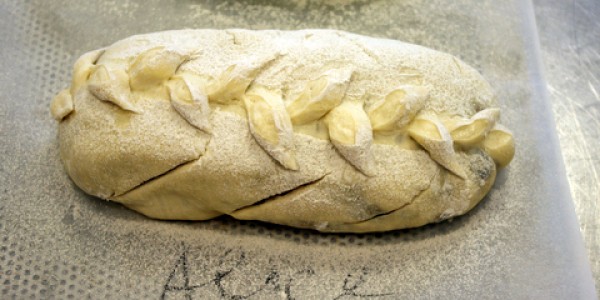 Früchtebrot mit Dekor
