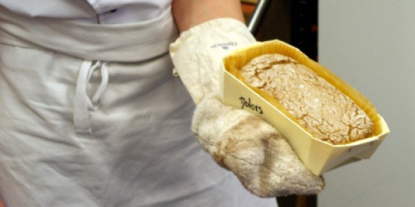 Das Pumpernickel nach ca. 2/3 der Backzeit